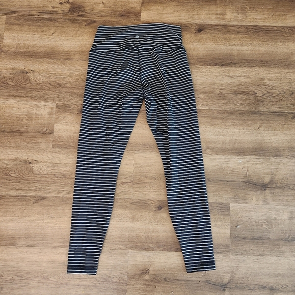 Lululemon Wunder Under High-Rise Tight *Luxtreme 28" - Picture 2 of 5